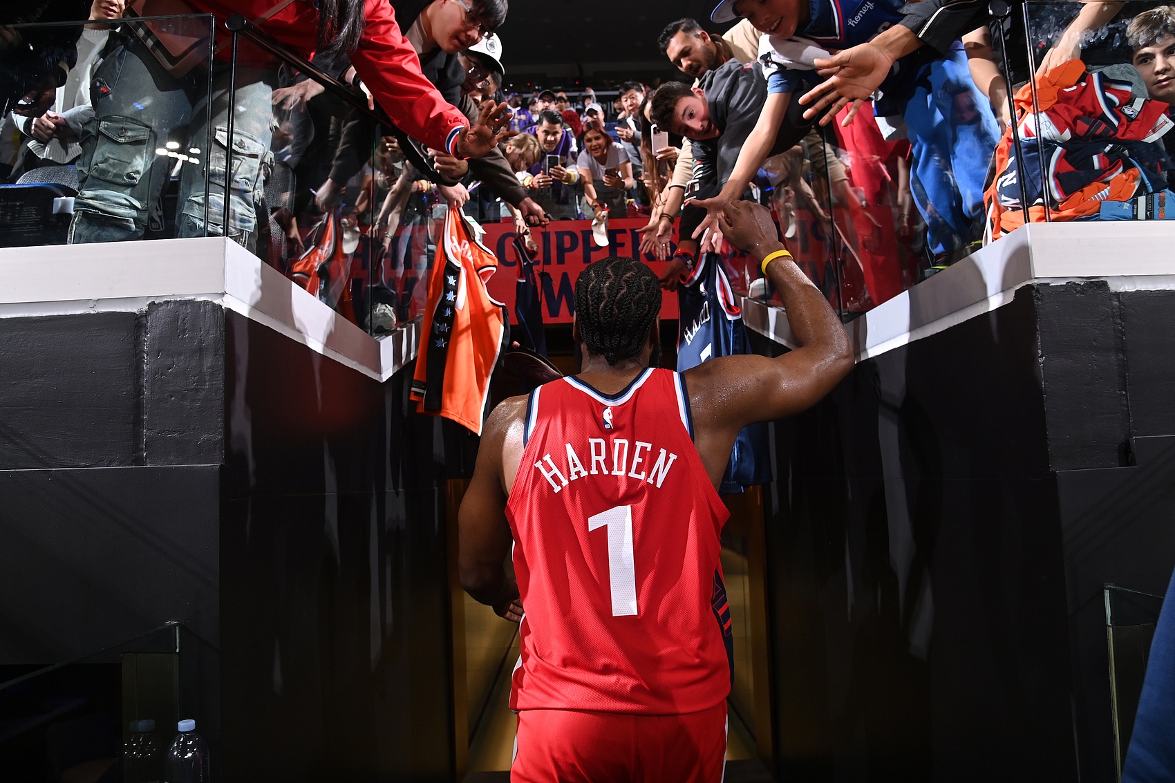 爱游戏在线登录-离奇快船：卖全明星遣功勋 比尔报销 东道主无全明星 登走不欠4.0