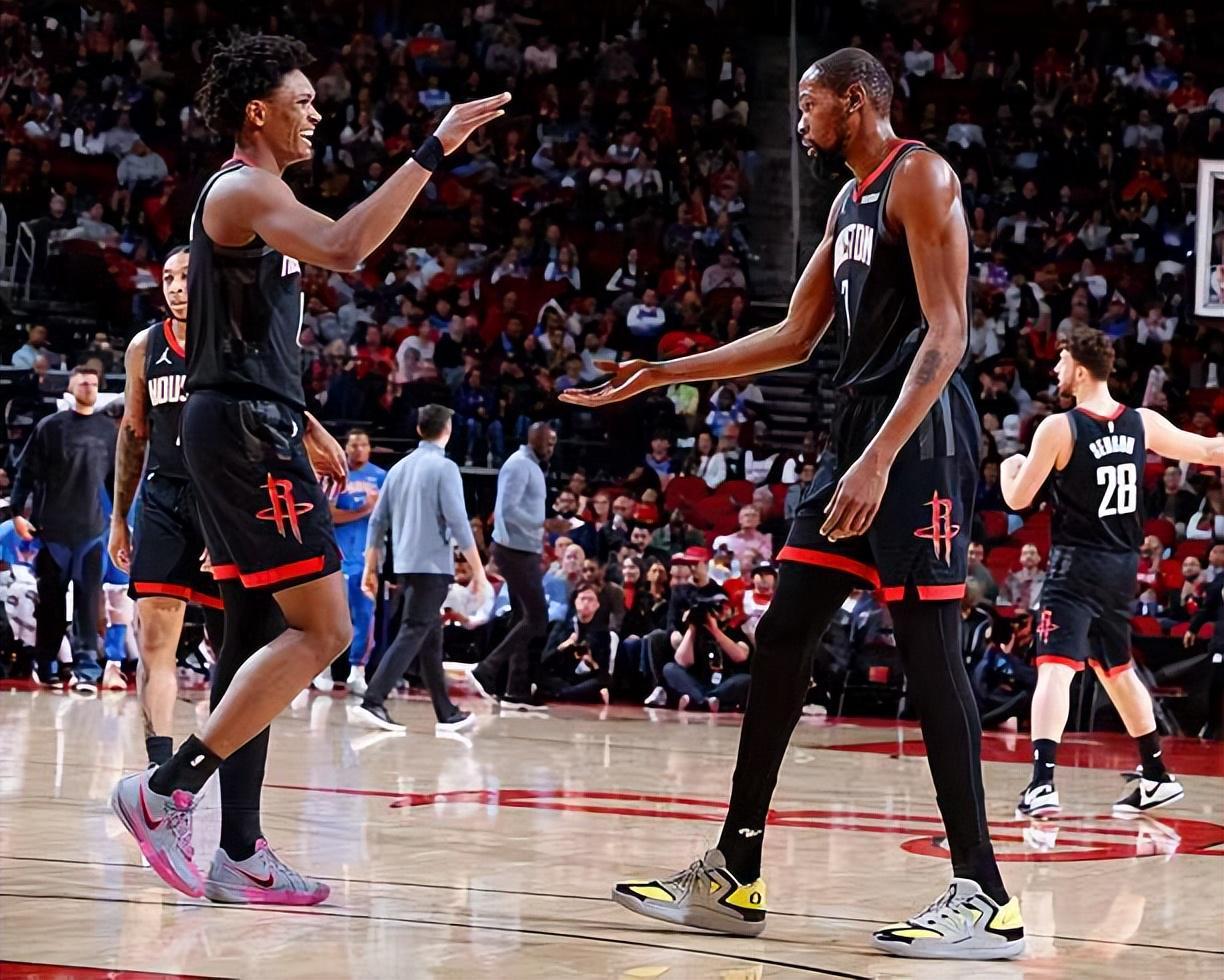 完全错误的用人方式！火箭为什么非要让后场新星担任先发控卫呢？