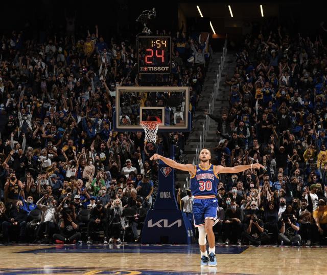 爱游戏平台下载-虎头虎尾！库里45分剑指MVP 大通中心重现王朝盛景