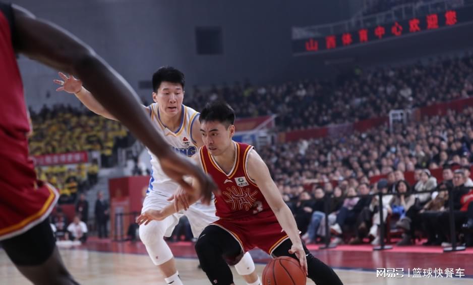 爱游戏平台下载-山西三连败后再遭打击?这次被自家球迷坑惨了:吐口水或被重罚?