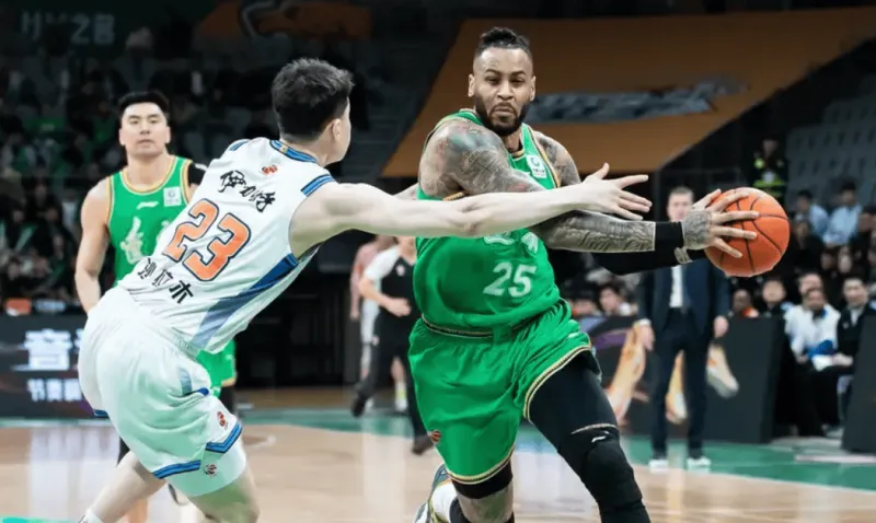 爱游戏平台下载-莫兰德全场9投6中，三分2中0得到17分12篮板4助攻2抢断3盖帽